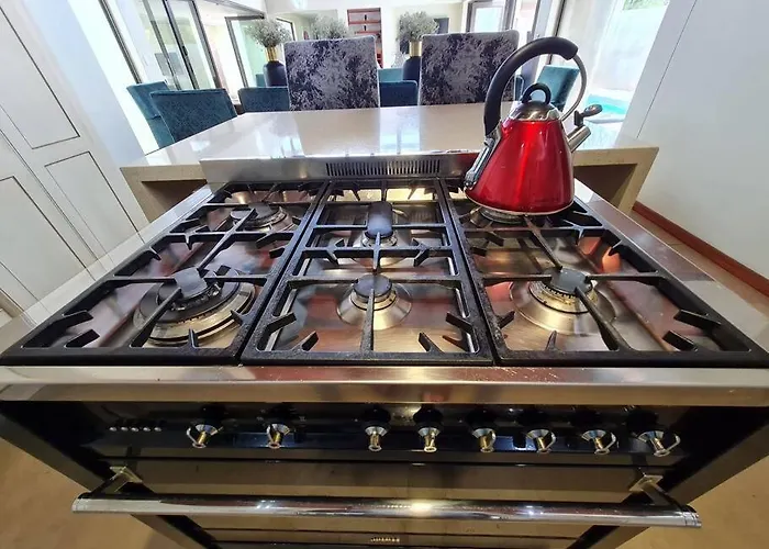 No 16 Elements - 5 Bedroom Beauty